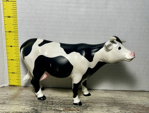 Vintage Plastic Black & White Tonka Toy Cow G18 - Picture 2 of 5
