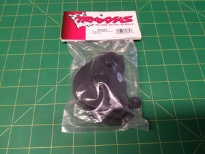 Emaxx 3906 transmission gear cover Traxxas #3987 new rare part