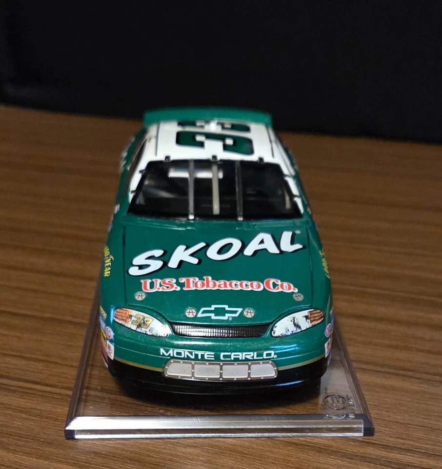 Ken Schrader #33 Skoal 1999 Monte Carlo 1:24 RCCA Elite - Image 3 of 4