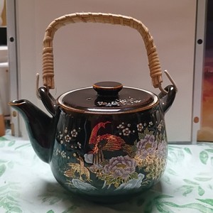 SATO GORDON/ASAHI "PEACOCKS AND FLOWERS TEAPOT" 1960'S HAND-MADE/PAINTED TEAPOT