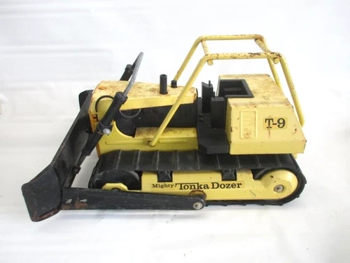 Vintage 1970s Mighty Tonka Dozer T-9 Metal Bulldozer Made in USA