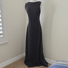 En Francais By Huey Waitzer, Elegant. Shimmer Seth Sleeveless Evening Gown 12