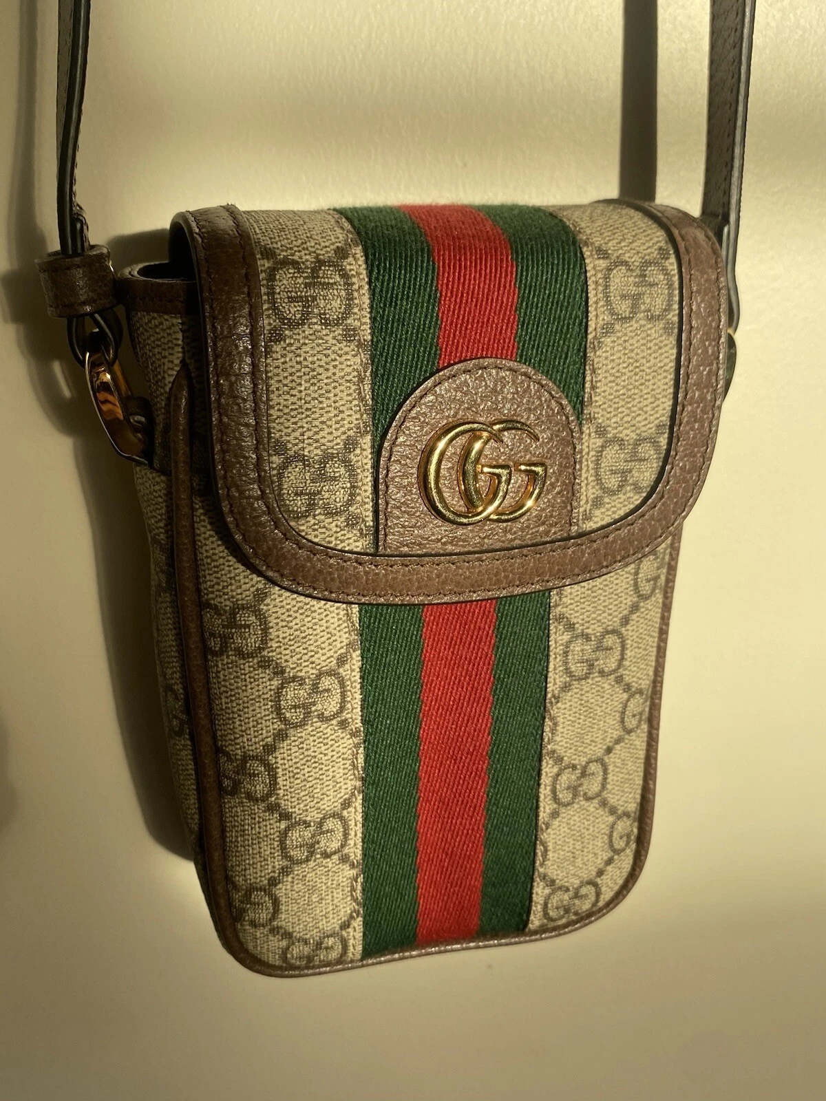 Sac bandoulière support téléphone Gucci GG Supreme Ophidia