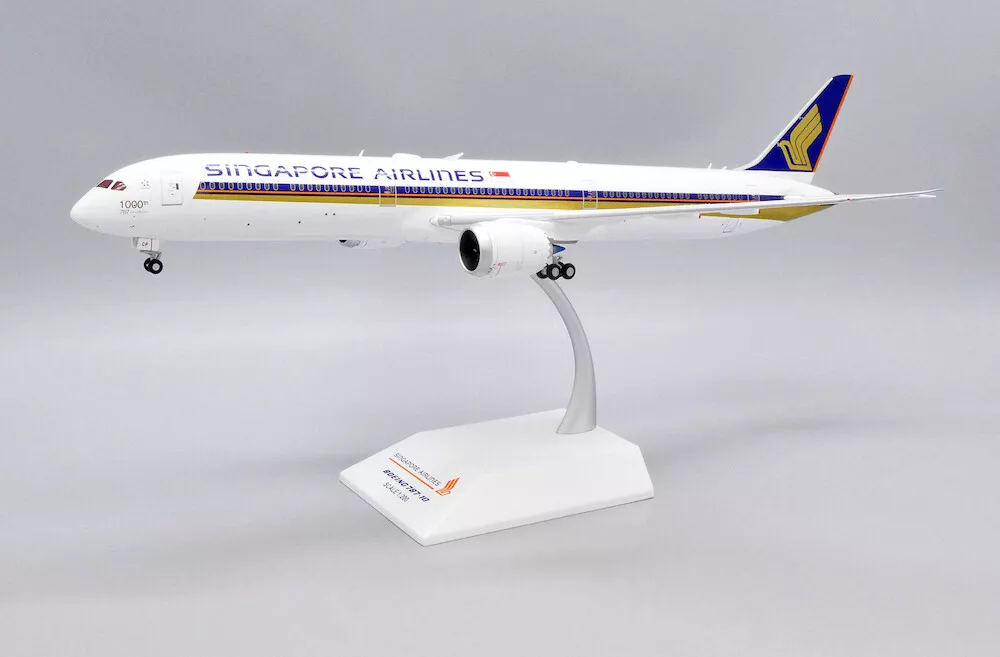 B787-10 SINGAPORE AIRLINES FLAP DOWN 9V-SCM WITH STAND JC WINGS EW278X004A 1/200
