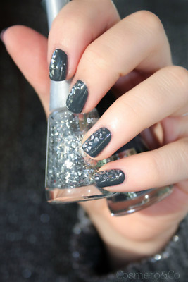 BOURJOIS Top Coat Nails Glitterizer Effect Leaves D Silver 9ML Value