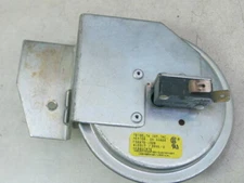 Carrier Bryant TRIDELTA FS6675-1320 Pressure Switch HK06WC076