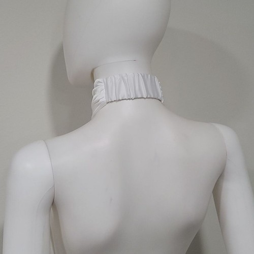 NEU OHNE ETIKETT SHOW ME Your MuMu Jasmin Neckholder Minikleid in Elfenbein Luxus Satin Gr. S - Bild 7 von 11