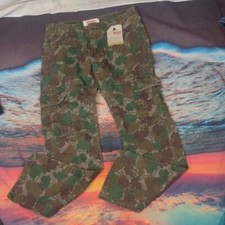 LEVI'S camo slim tapered pants size 14reg