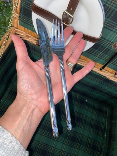 LUXURY Tartan Picnic Hamper Designer Champagne Flutes Glasses Cutlery Flask - Picture 4 of 15