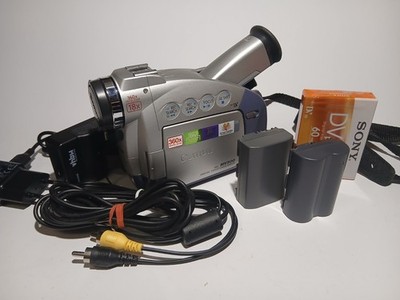 Canon MV500, Videokamera, Digitalkamera Camcorder, MiniDV, Ladegerät, 2x Akku
