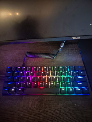 HyperX Alloy Origins 60 Gaming-Tastatur + Wirst rest, OVP