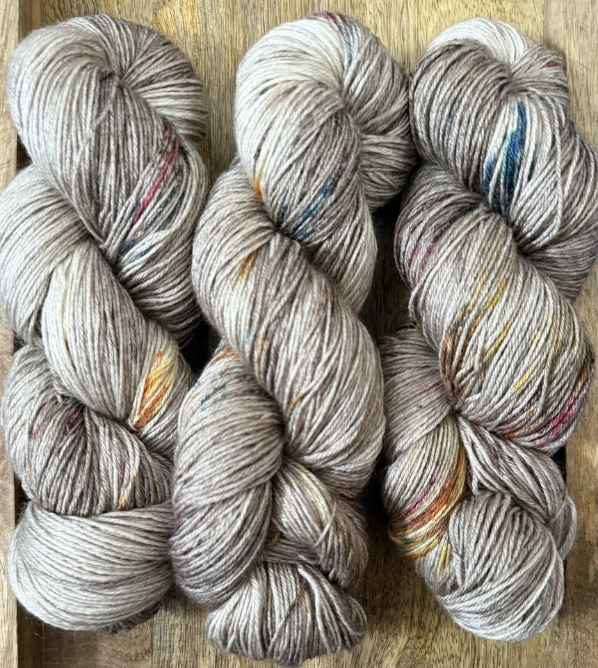 Handgefärbte Wolle je 100 g Strang - Bild 2 von 4