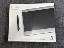 Wacom Intuos Pro Medium Graphics Tablet – PTH-651 – Complete, Excellent
