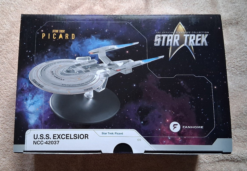 Fanhome Star Trek NIB - USS Excelsion misprint NCC-42037 w/ Excelsior booklet