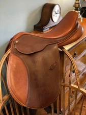 17.5" Collegiate Convertible Alumni Hunter/Jumper Saddle WIDE gullet
