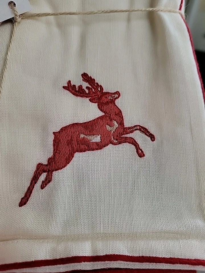 Pottery Barn Set of 4 ~ Embroidered Dinner Napkin ~ CHRISTMAS ~ ALPINE REINDEER - Image 2 of 4