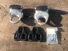 Look Arc grey pedals with cleats