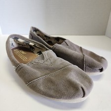 Toms Women 6.5 Slip On Gray Light Weight Safari Lined Comfort Minimalist