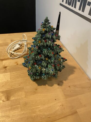 1976 Keramik beleuchteter Weihnachtsbaum mit Sockel 9" hoch rund funktioniert leuchtet lesen - Bild 4 von 9