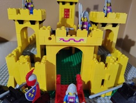 1979 Lego Yellow Castle Vintage 375 / 6075 Complete Mint Collectors Condition