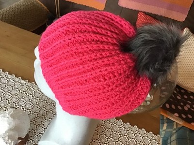 Woll-Strick-Mütze mit Fell-Bommel/Handarbeit vom Wol(l)kenschäfchen