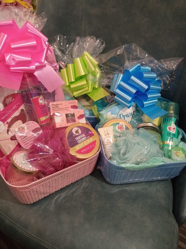 Cabana Kiwi Coconut Bath Gift Basket Set - Body Mist, Scrub & Hand Cream