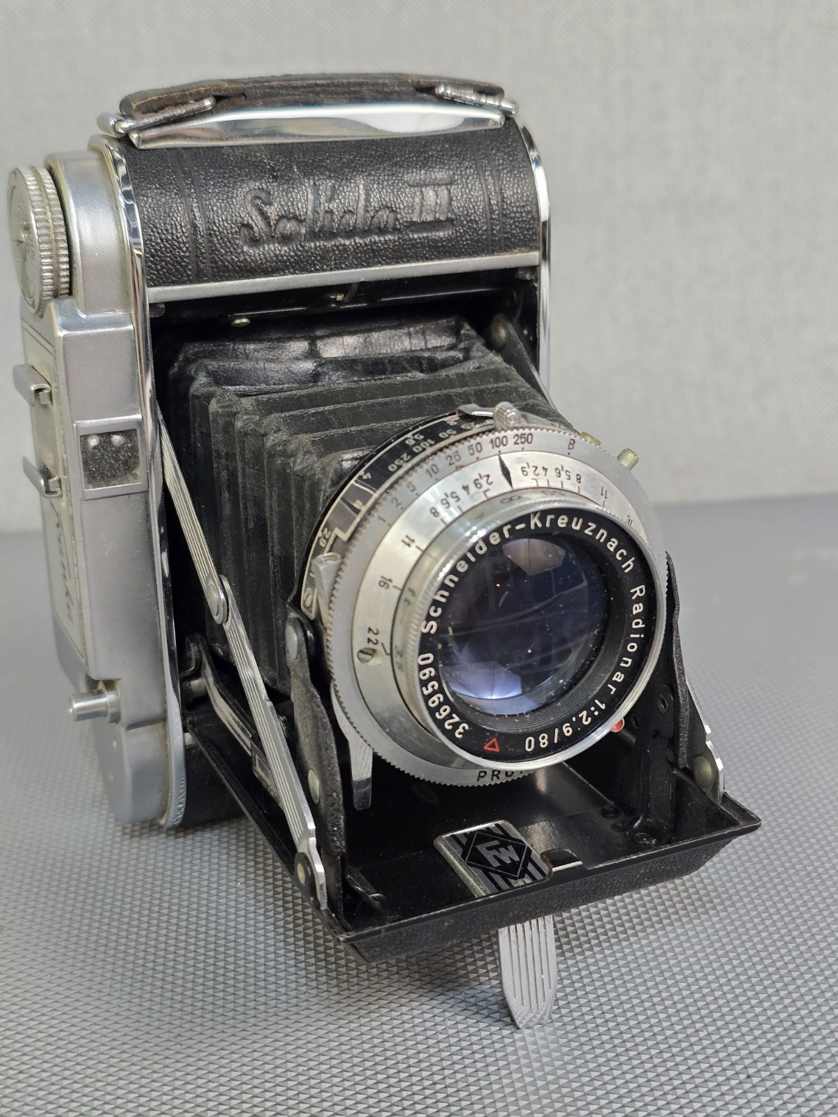 Franka Solida III Schneider-Kreuznach Radionar 80mm/f2.9 