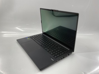 Asus Vivobook Pro 15'' Core Ultra 9 | GeForce RTX 3050 | 24GB 2TB-SSD | Read*