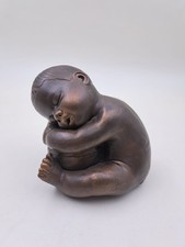 L6  Yourin Artiom Bronze Skulptur, Statue Baby m. Ball , kein Schrott, schwer