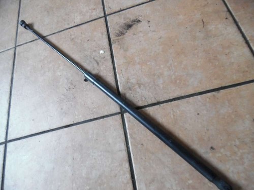 VW Passat 3B Gasdruckfeder Motorhaubendämpfer Links 3B0823359