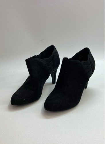 Women's Style & Co Size 5 Black Arianah Closed Toe Ankle Suede Boots NWT - Picture 2 of 8