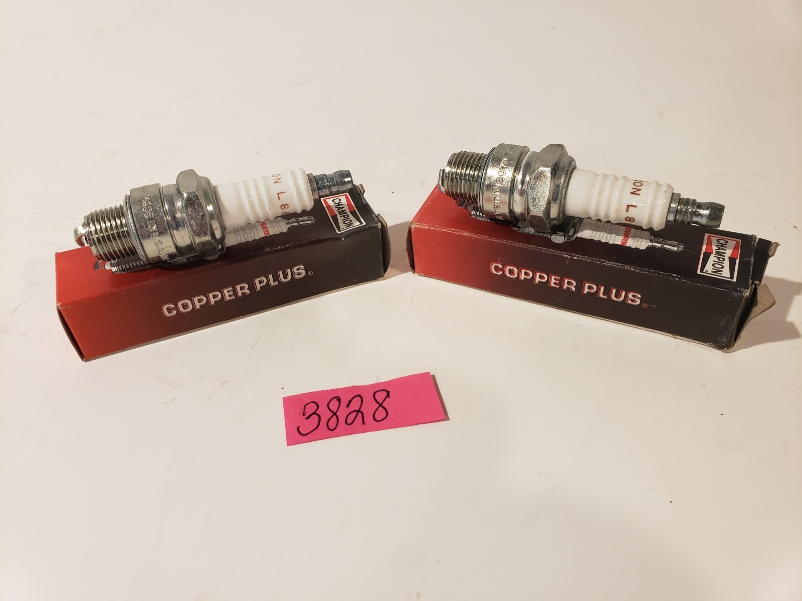 306 L86C CHAMPION COPPER PLUS SPARK PLUG LOT OF 2