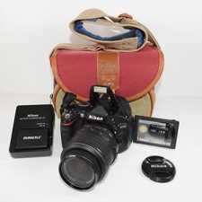 Nikon D5100 DSLR-Kamera 16,2 MP Kit mit AF-S 18-55mm DX VR SWM 3.5-5.6 G *