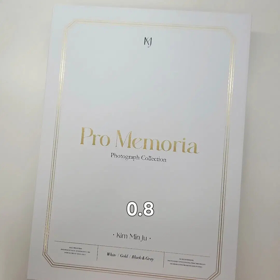 ミンジュ　フォトブック　トレカ　Photobook [Pro Memoria] Kim Min Ju - Pro Memoria [1st Photobook - Limited Edition