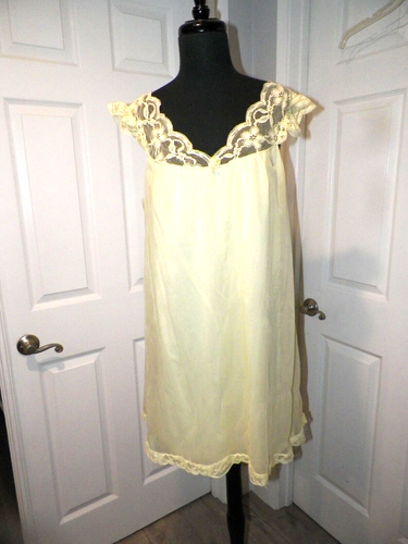 VINTAGE VANITY FAIR PASTEL YELLOW SHEER TWO PIECE NIGHTGOWN TEDDY SET LINGERIE - Foto 2 di 12