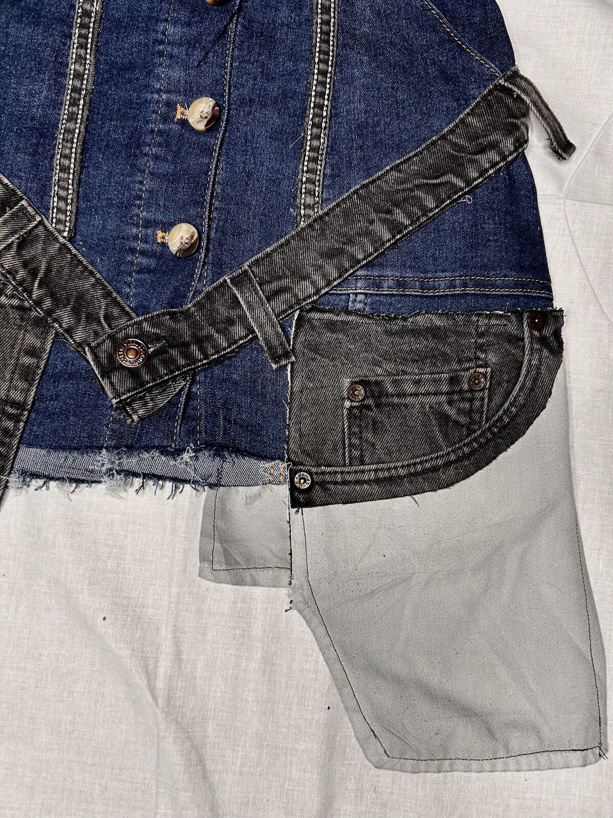 LEVI’s Vtg Mini Patchwork Denim Combat Classic Fi… - image 4