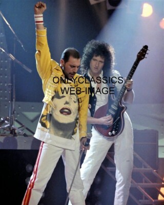 FREDDIE MERCURY IN MARILYN MONROE SHIRT, BRIAN MAY GUITAR QUEEN ROCKS 8X10 PHOTO