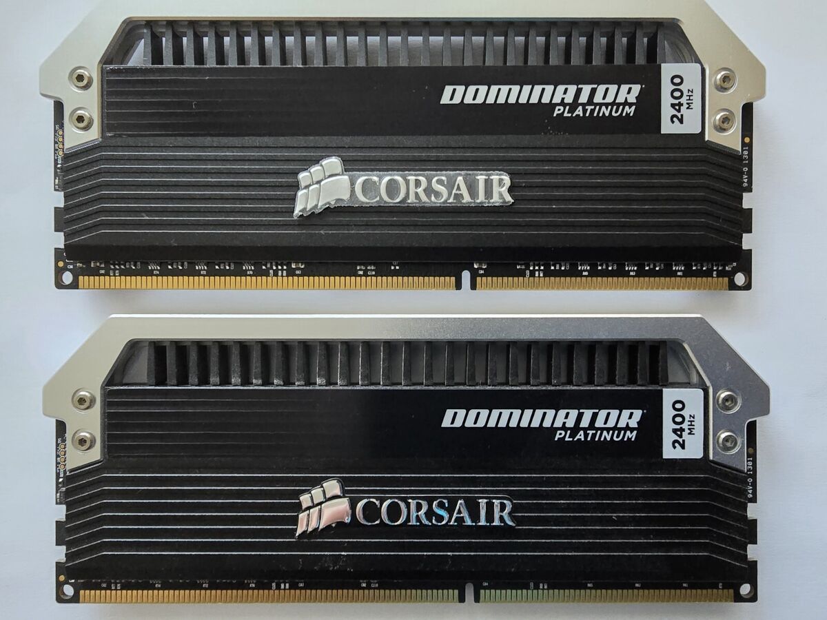 ✓ CORSAIR Dominator PLATINUM 16GB (2x8GB) 2400 MHz **10-12 ✓ CORSAIR Dominator PLATINUM 16GB (2x8GB) 2400 MHz **10-12