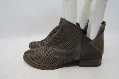 Vince Camuto Womens Sz 7.5 M Brown Leather Chelsea Ankle Fashion Boots Bootie