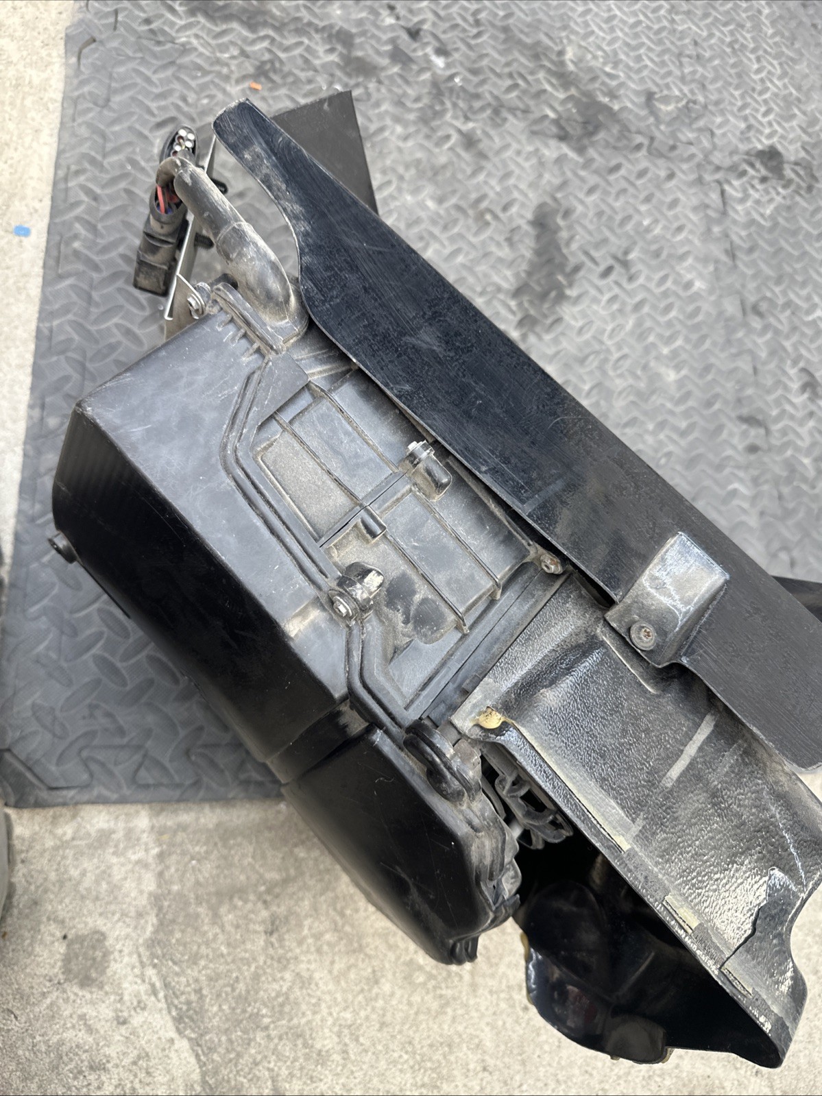 2004 Lamborghini Gallardo Front HVAC Blower Motor Box OEM