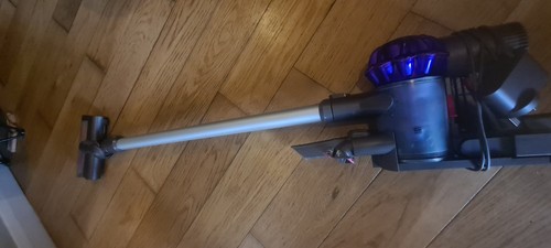 Dyson V6 | Animal Cordless Vacuum Cleaner | Serviced & Clean | New Battery - Picture 3 of 10
