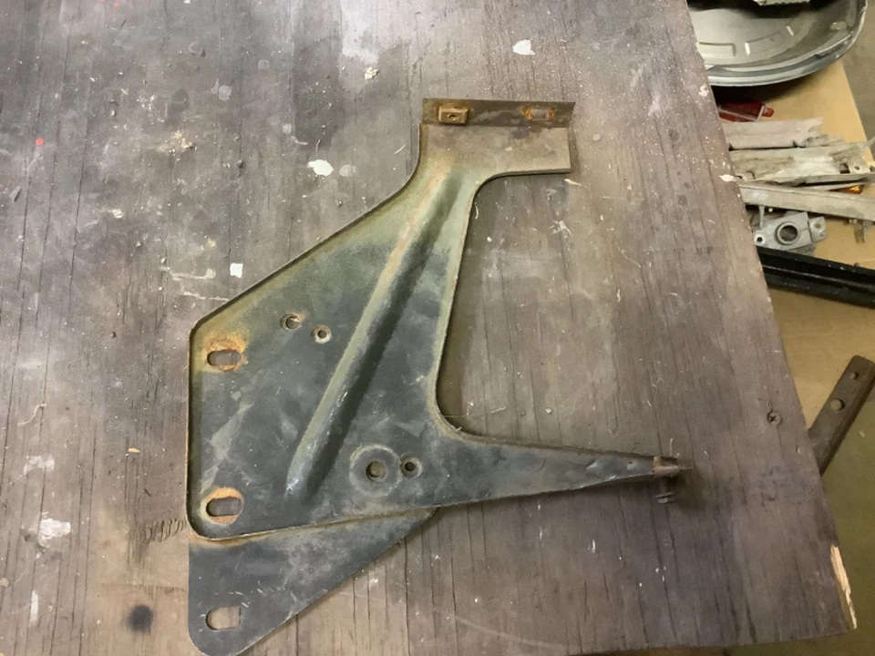 72 73 74 Challenger Rejilla Soporte Central Soporte Montaje Mopar Foto 2 de 2