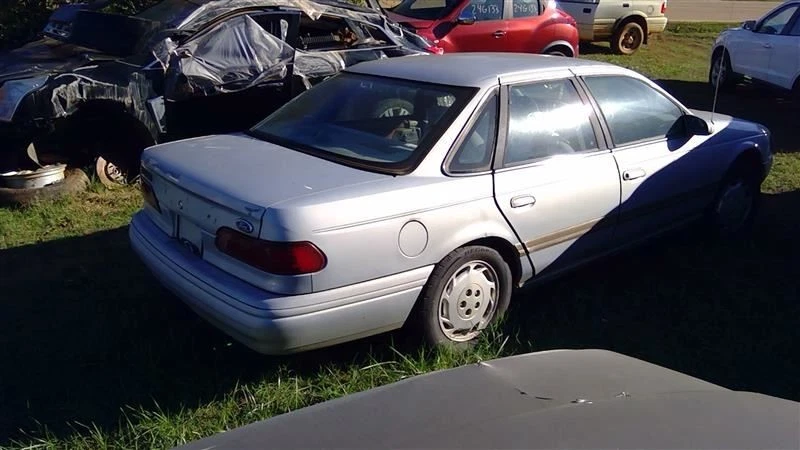 Driver Left Headlight GL Fits 92-95 Ford Taurus OEM - Image 4 of 4