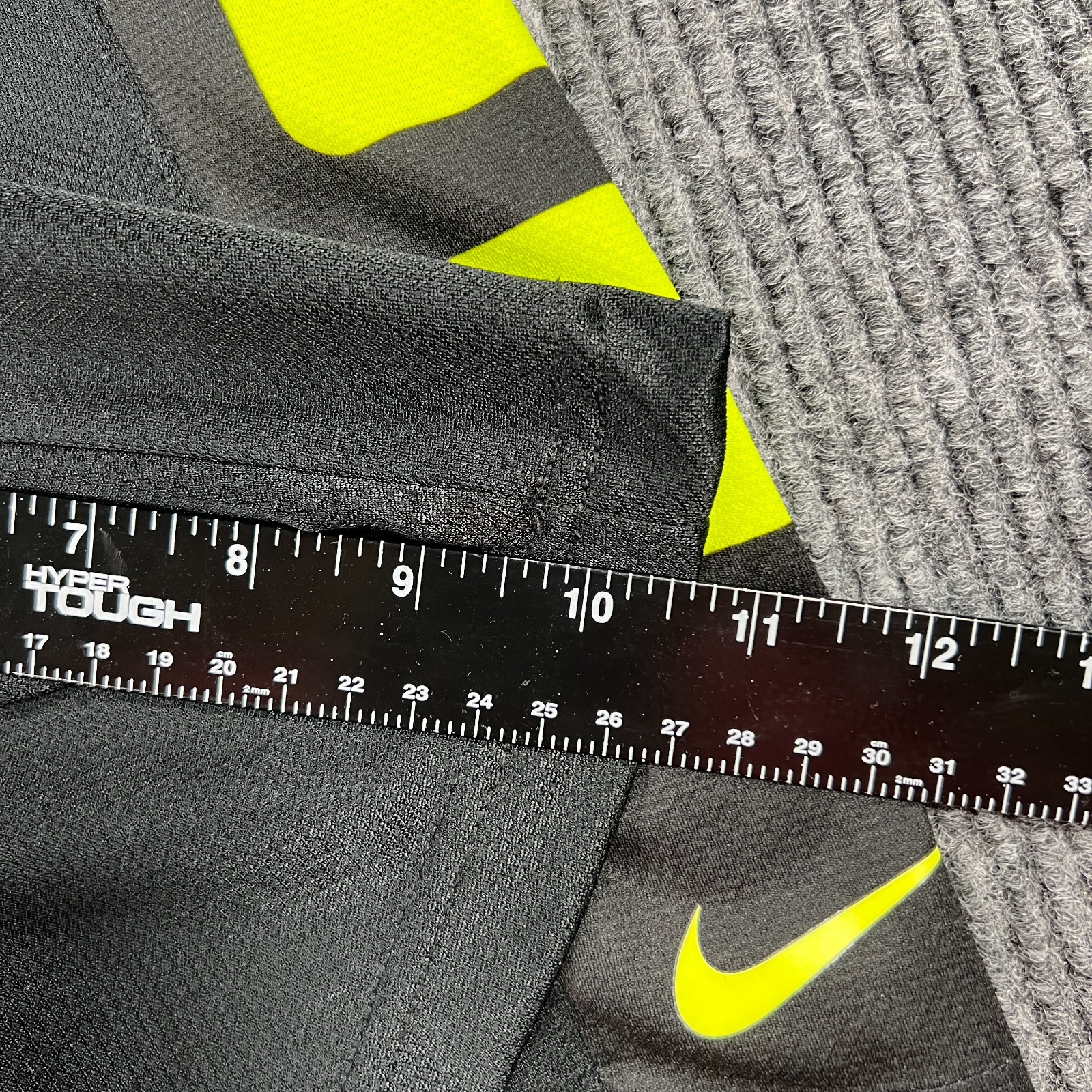 Nike Athletic Gym Basketball Shorts Youth Boys XL Extra Large Black Green