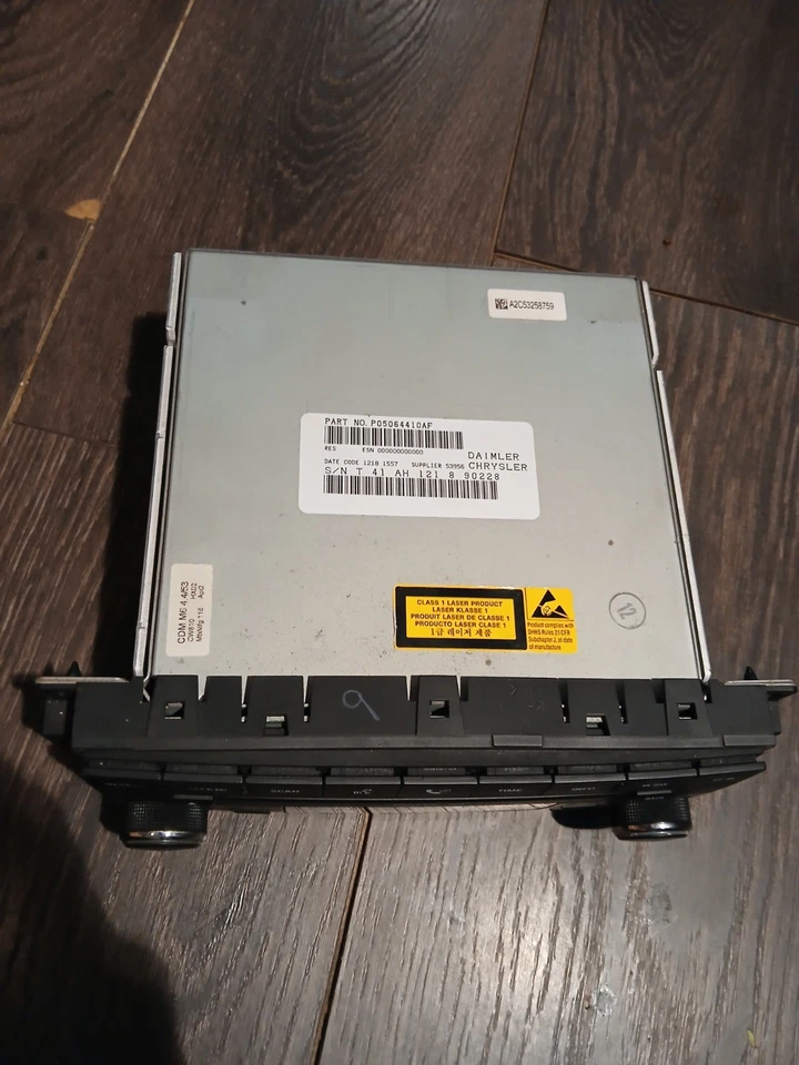 2004-2009 Dodge Durango Chrysler aspen CD Player MP3 RADIO P05091195AB AUX RES - Image 2 of 4