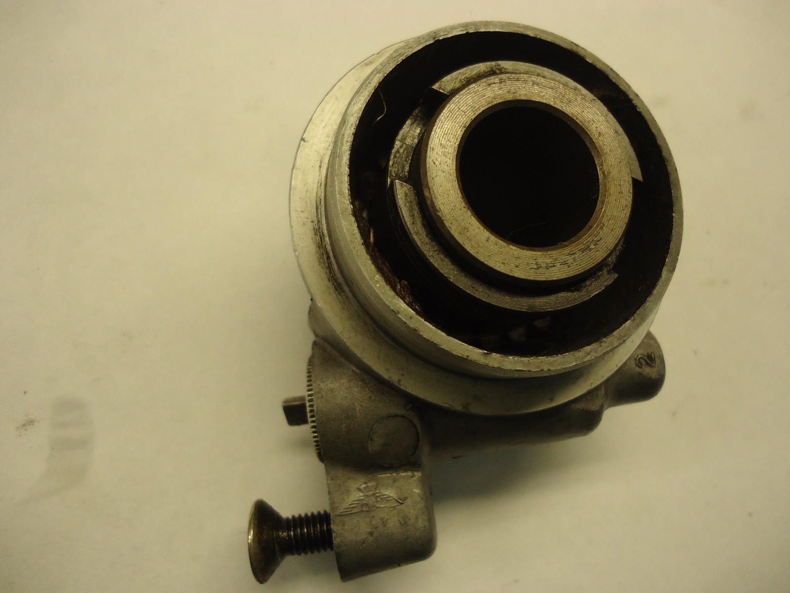 1984-1985 HONDA SHADOW VT700 700 SPEEDOMETER DRIVE GEAR BOX SPEEDO hub OEM