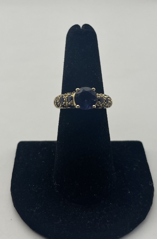 14K Yellow Gold Ring With Blue Sapphire 4.5 Grams