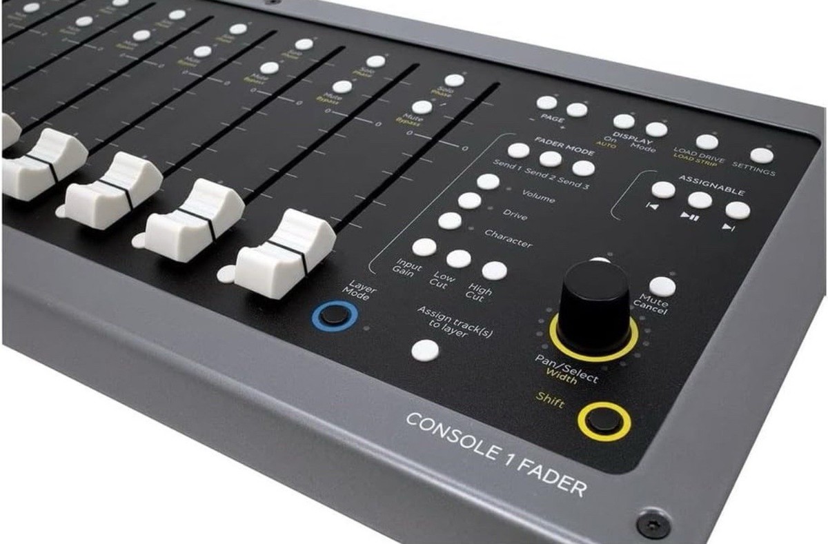 Softube Console fader チャンネル コントローラー Softube Console 1 Fader Controller for Digital Audio