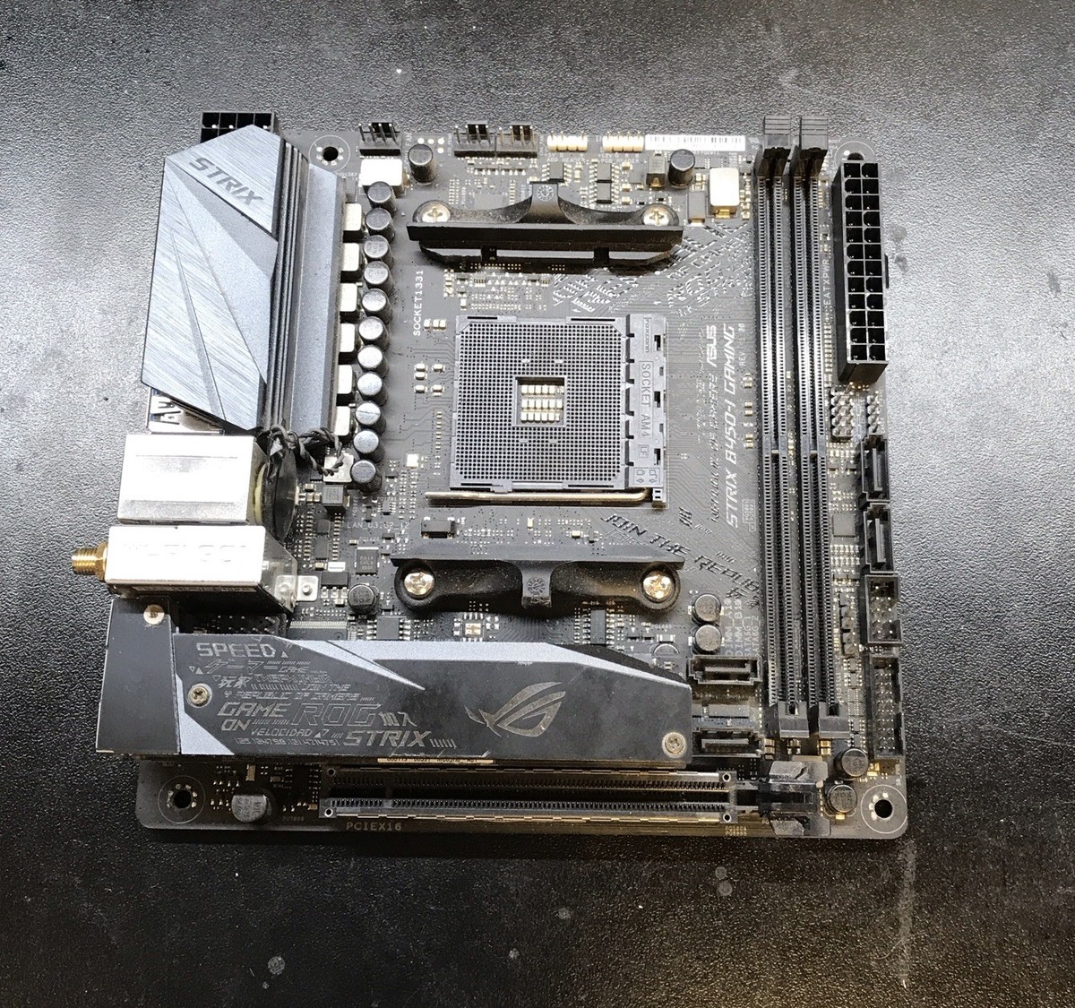 ASUS ROG STRIX B450-I GAMING Socket AM4 Mini ITX AMD B450