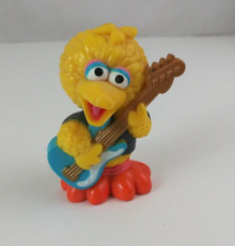 2010 Hasbro Sesame Workshop Big Bird Playing Guitar 3" Toy Figure